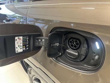 Land Rover Defender 130 D300 MHEV — photo 19