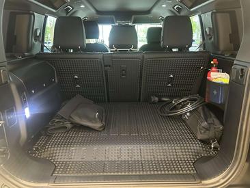 Land Rover Defender 130 D300 MHEV — photo 20