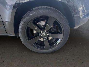 Land Rover Defender 90 V8 (P525) — photo 10