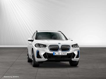BMW iX3 — photo 11
