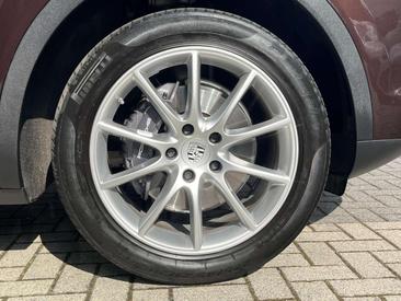 Porsche Cayenne III E-Hybrid — photo 14