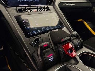 Lamborghini Urus Performante — photo 18