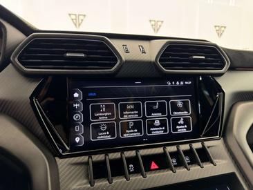 Lamborghini Urus Performante — photo 21