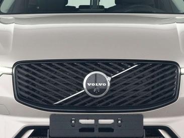 Volvo XC60 B5 — photo 4