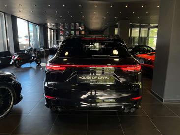Porsche Cayenne III GTS — photo 7