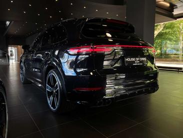 Porsche Cayenne III GTS — photo 9