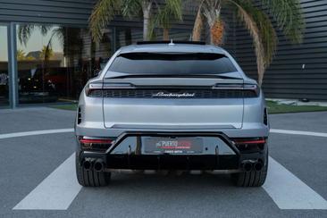 Lamborghini Urus SE — photo 4