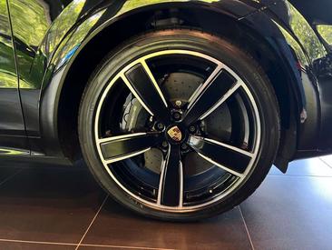Porsche Cayenne III GTS — photo 11