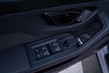 Lamborghini Urus SE — photo 9