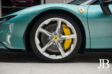 Ferrari SF90 Spider — photo 9