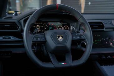 Lamborghini Urus SE — photo 12