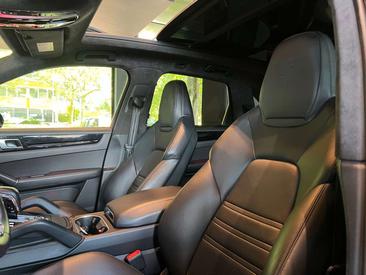 Porsche Cayenne III GTS — photo 16