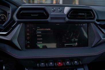 Lamborghini Urus SE — photo 15