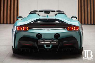 Ferrari SF90 Spider — photo 13