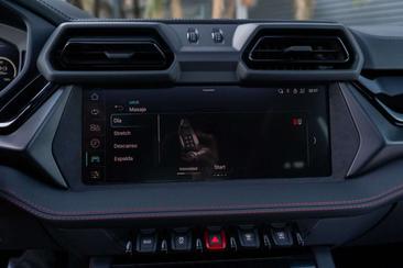 Lamborghini Urus SE — photo 18