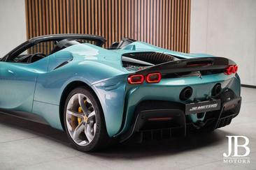 Ferrari SF90 Spider — photo 15
