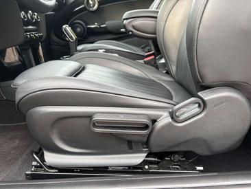 Mini 3 Portes Berline Cooper SE — photo 21