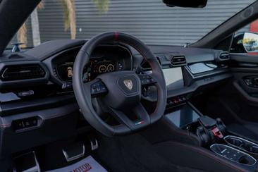 Lamborghini Urus SE — photo 22