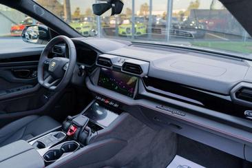 Lamborghini Urus SE — photo 25
