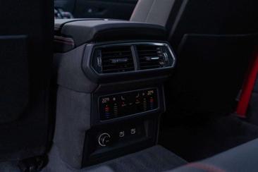 Lamborghini Urus SE — photo 29