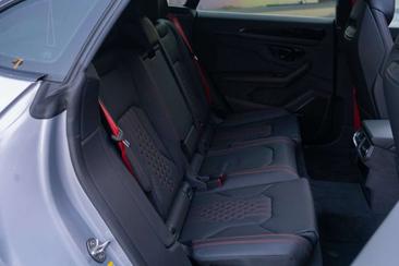 Lamborghini Urus SE — photo 30