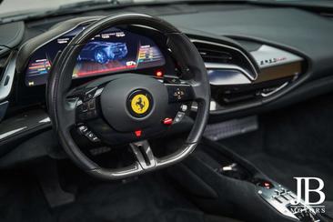 Ferrari SF90 Spider — photo 32