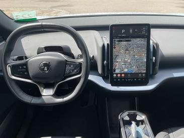 Volvo EX30 AWD — photo 11