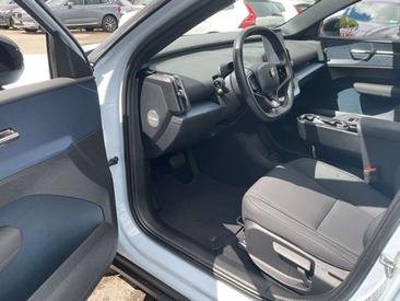 Volvo EX30 AWD — photo 14