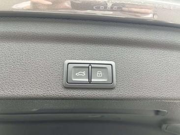 Audi Q3 35 TDI — photo 17