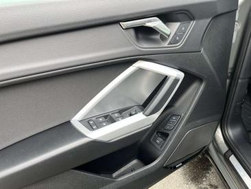 Audi Q3 35 TDI — photo 21