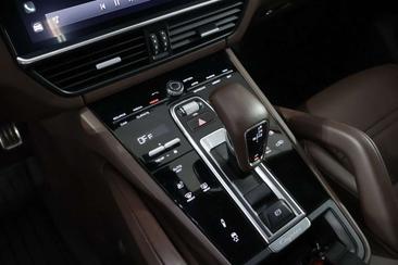Porsche Cayenne III GTS — photo 14