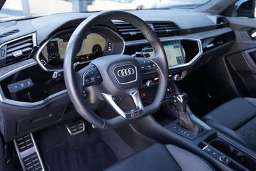 Audi RSQ3 — photo 10