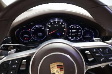 Porsche Cayenne III GTS — photo 17