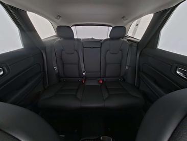 Volvo XC60 B5 — photo 6