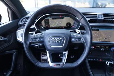 Audi RSQ3 — photo 20