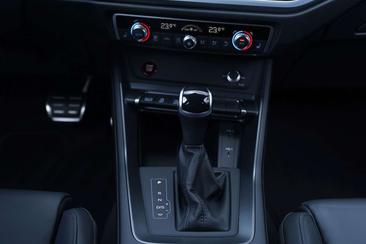 Audi RSQ3 — photo 21