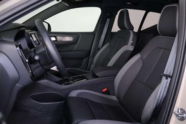Volvo EX40 Twin Motor Performance — photo 13