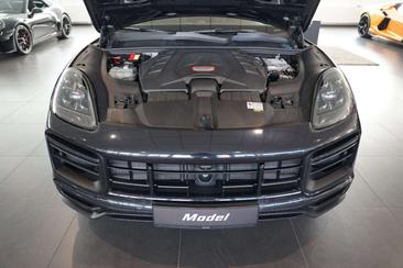 Porsche Cayenne III Turbo GT — photo 3