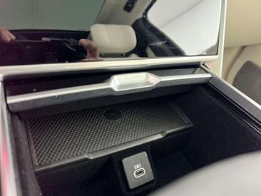 Land Rover Range Rover D350 — photo 18