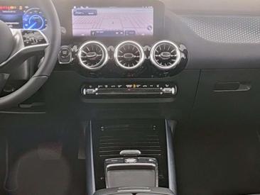 Mercedes EQA 350 — photo 5
