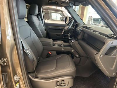 Land Rover Defender 90 D250 MHEV