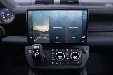Land Rover Defender 130 D300 MHEV — photo 11