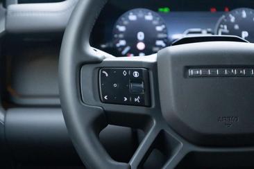 Land Rover Defender 130 D300 MHEV — photo 17