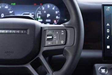 Land Rover Defender 130 D300 MHEV — photo 18