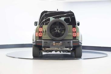 Land Rover Defender 130 D300 MHEV — photo 24