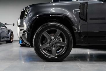 Land Rover Defender 90 D250 MHEV — photo 5