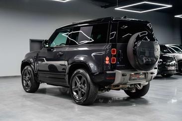 Land Rover Defender 90 D250 MHEV — photo 6
