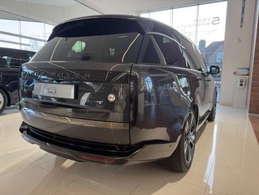 Land Rover Range Rover P550e — photo 2