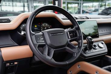 Land Rover Defender 90 D250 MHEV — photo 13