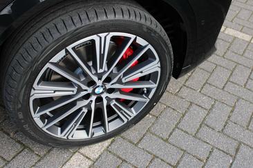 BMW IX2 EDrive20 — photo 2